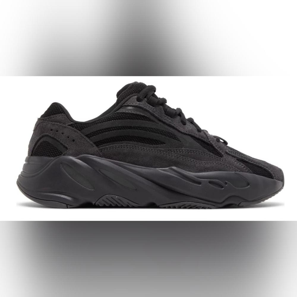 Yeezy Boost 700 v2 Vanta black